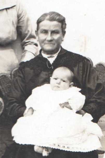 Lydia Freeman and her great great granddaughter, family photo